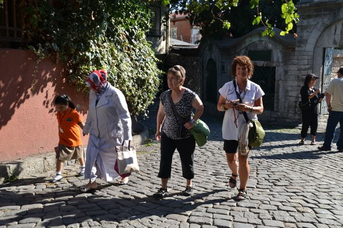 Immediately sent a delegation from Ravenna to Constantinople